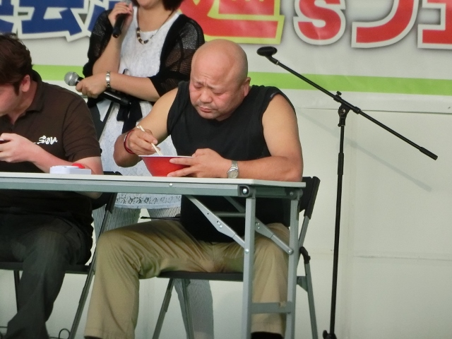 奥会津麺ズフェスティバル　熱々イケ麺早食い競争3